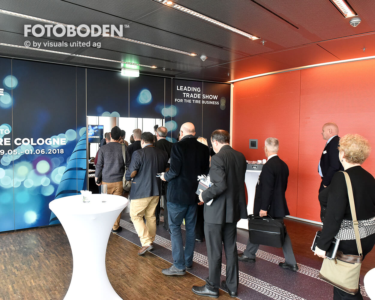 Pressekonferenz Bodengestaltung Objektdesign