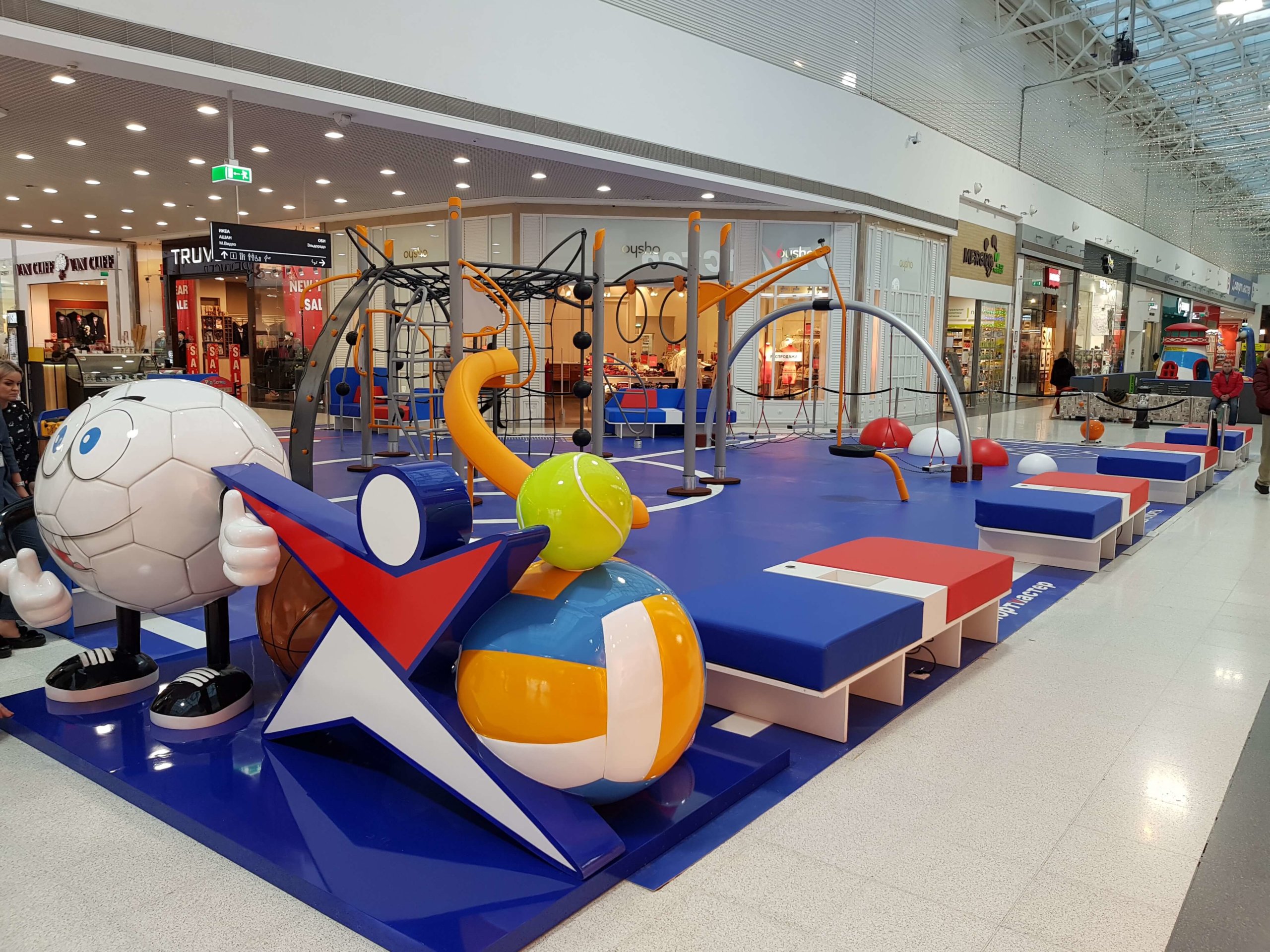 Indoor spielboden Objektdesign motivboden